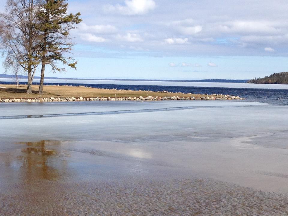 Access to Burt Lake Access to Burt Lake