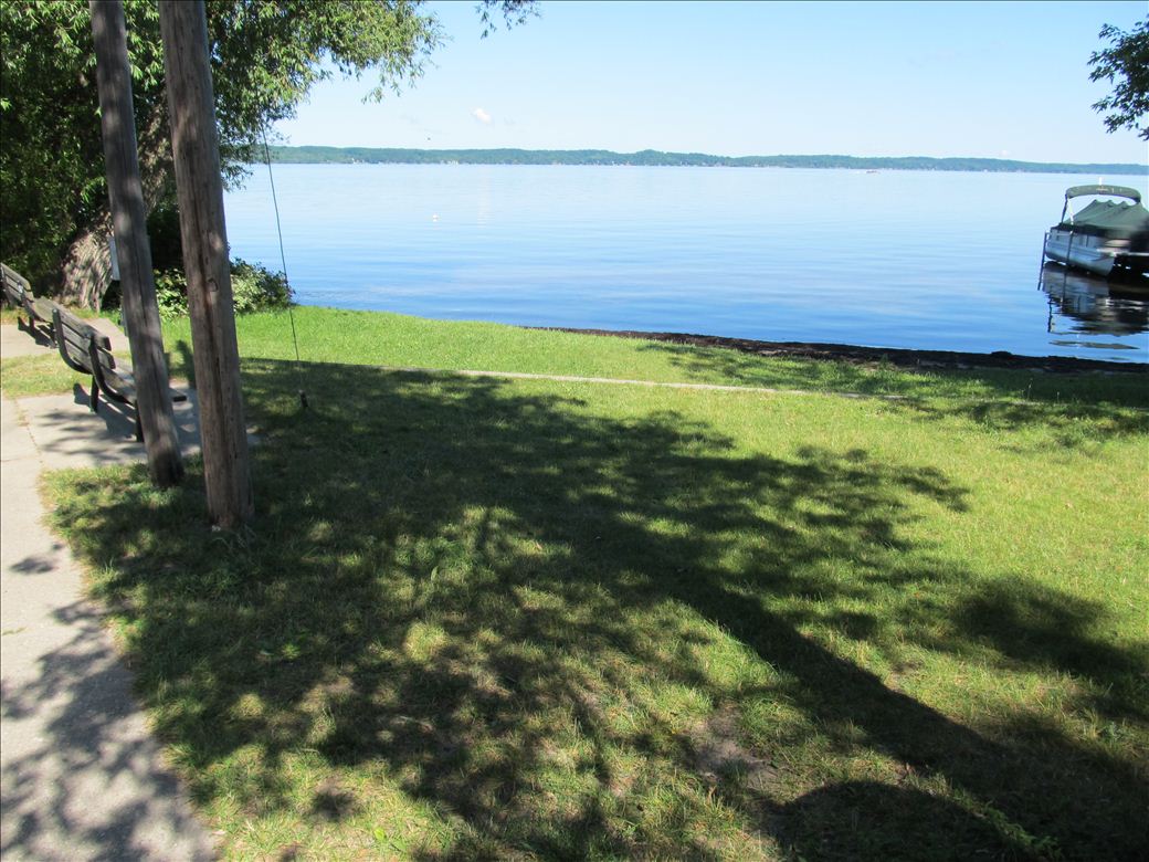 col_water_trails_53_1.jpg col_water_trails_53_1.jpg