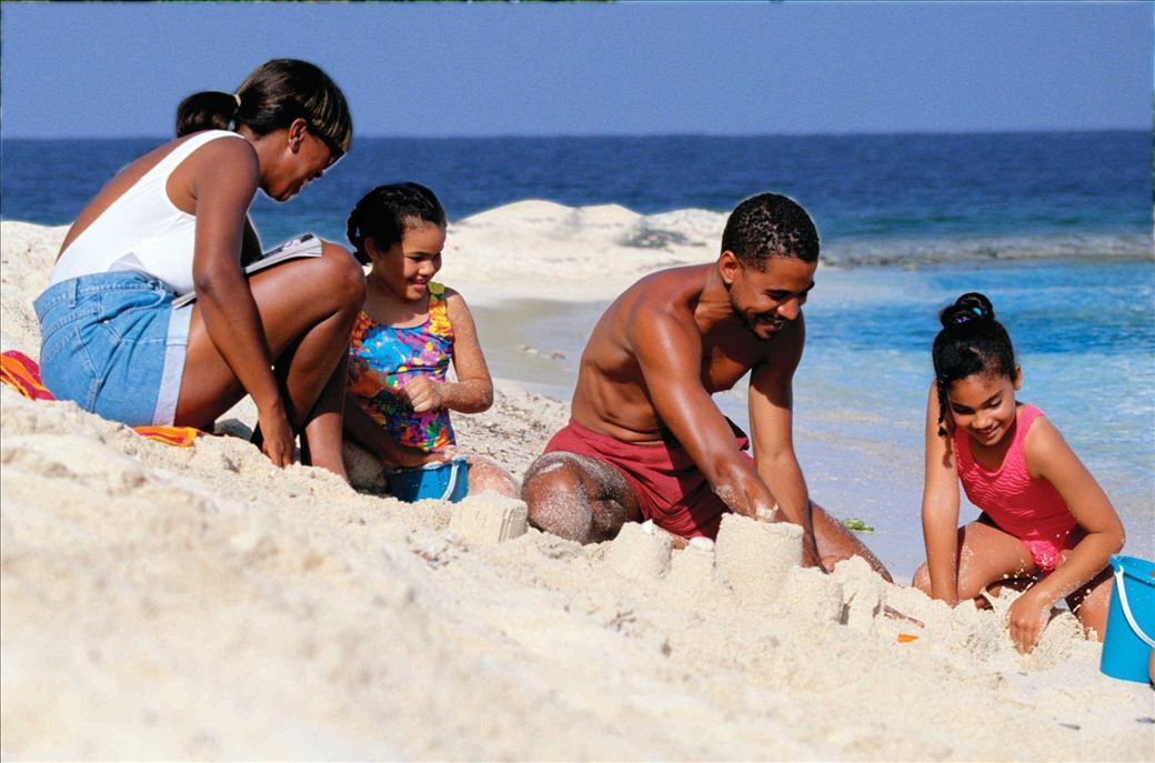 familyonbeachduck_lake.jpg familyonbeachduck_lake.jpg