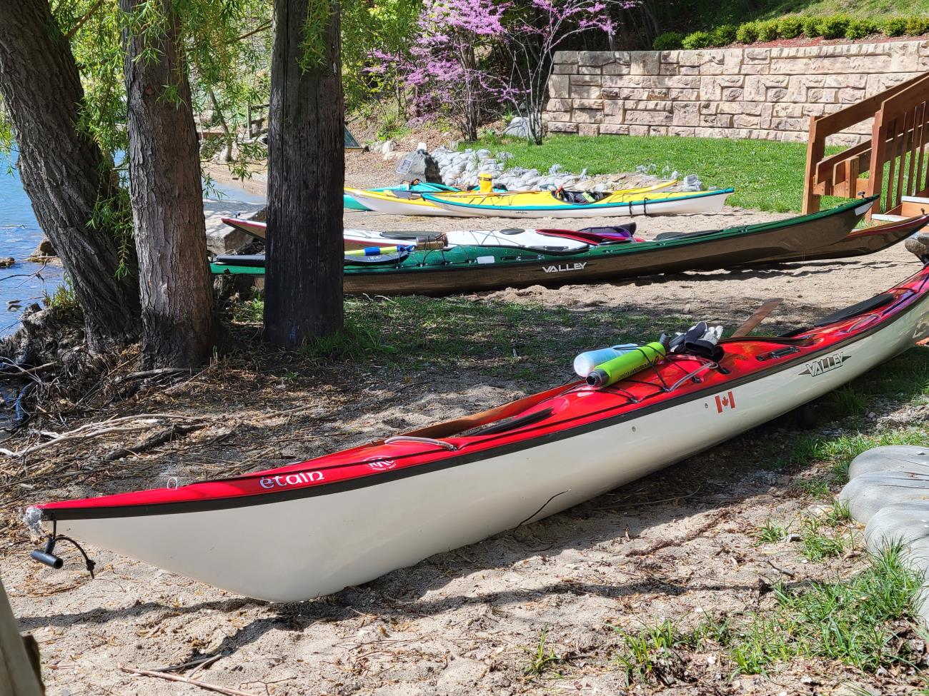 Kayaks on the beach at Sunrise Park Kayaks on the beach at Sunrise Park
